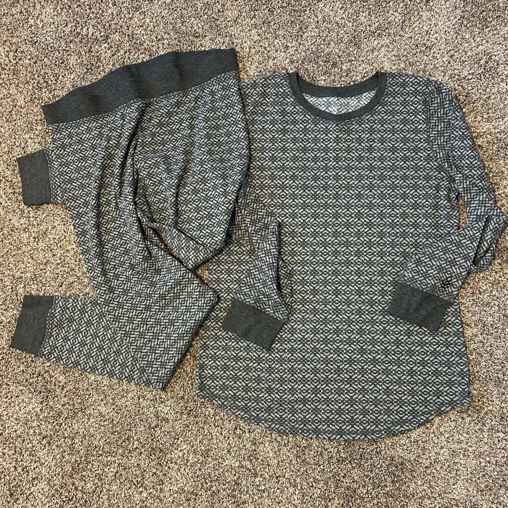 Women’s L Cuddl Duds Gray Print Waffle Weave Top & Bottom Set, Great Condition